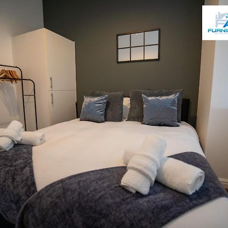 Contractor Stays By Furnished Accommodation Liverpool - Free Parking Buitenkant foto